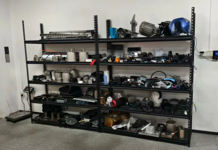 WAFU Brothers leak testing sample display rack