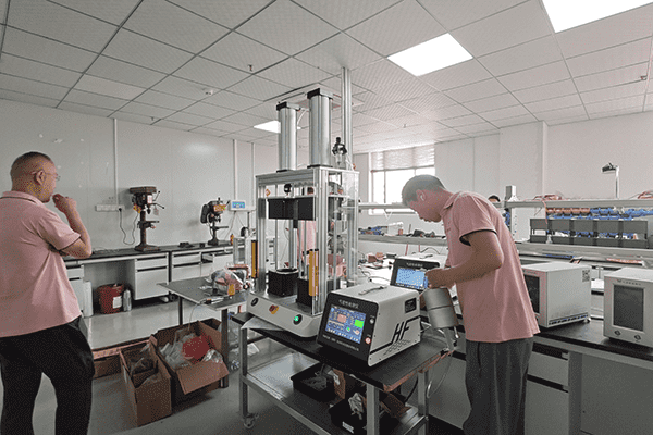 Hot Water Tank Body Testing Scene