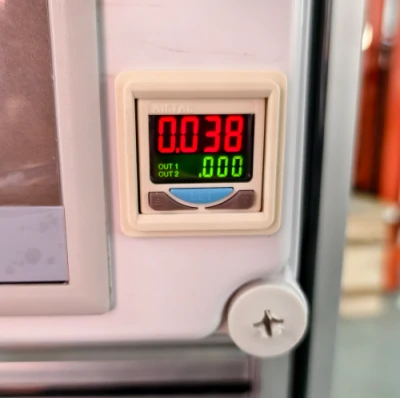 Digital display screen for real-time pressure monitoring on the e-cigarette e-liquid tank water immersion testing machine