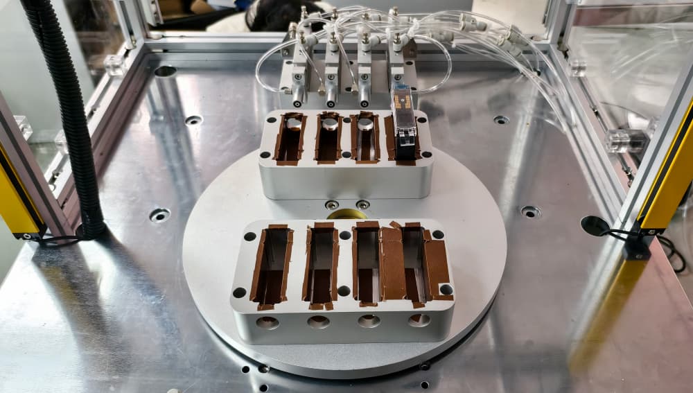 Rotating Turntable on the Fixture