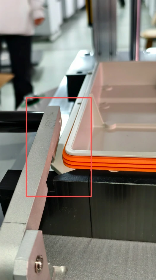 Latch cannot engage when orientation is incorrect