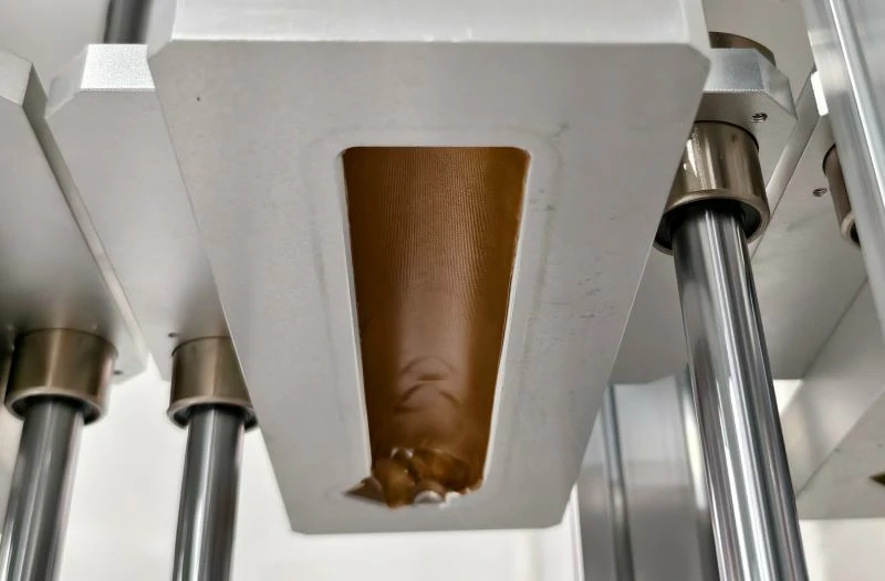 PTFE applied to the fixture contact surface