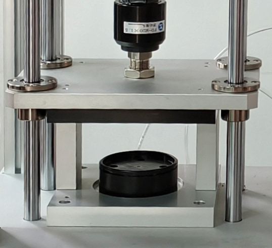 Fixture upper part used for internal filling