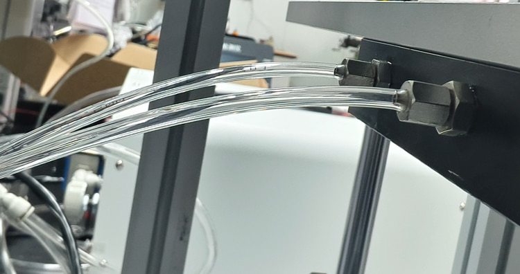 One-to-two configuration for single‑channel dual‑station testing